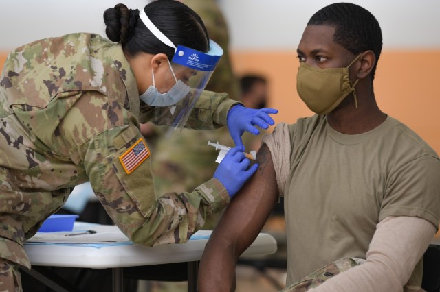 Soldier vaccination Photo